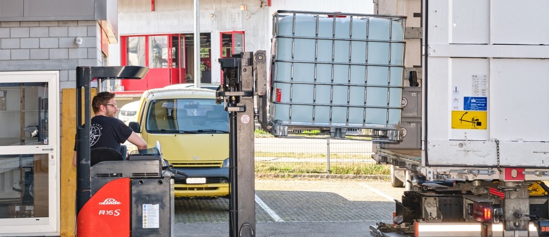 Wir spenden 1000 Liter Hand-Desinfektionsmittel an den Krisenstab des Kanton Thurgau